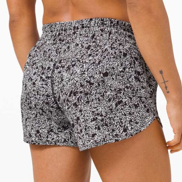 Lululemon Tracker Short V *4" - 8 Sporadic Black Rhino Grey - Picture 2 of 6